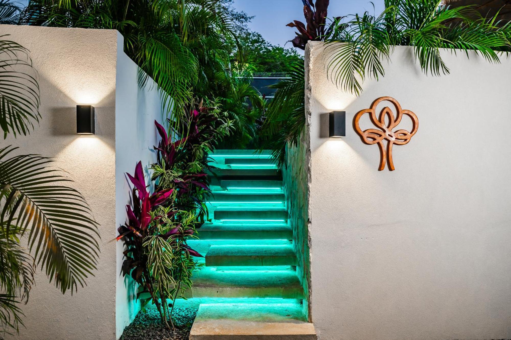 Mvillas Luxury Villas With Beach Club Access & Sauna タマリンド エクステリア 写真